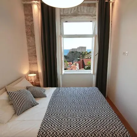 Cava Apartment *