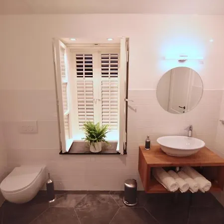 Cava Apartment *